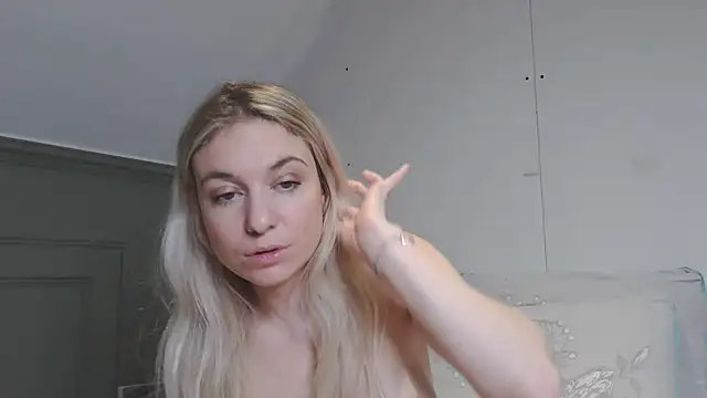 carlaaa online show from January 14, 2025, 12:22 am