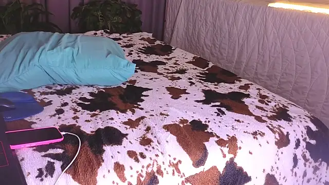 Snapshot of missnew2 chatting on November 8, 2025, 5:40 am missnew2 online show from November 8, 2025, 5:40 am