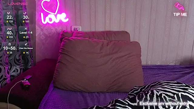 Snapshot of KellyCrystall chatting on September 22, 2025, 6:26 am KellyCrystall online show from September 22, 2025, 6:26 am