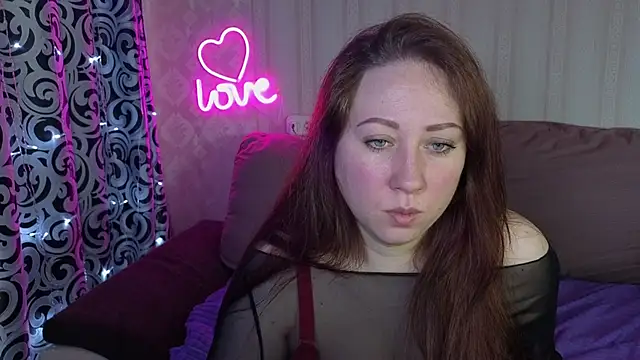 KellyCrystall online show from March 25, 2026, 2:17 am