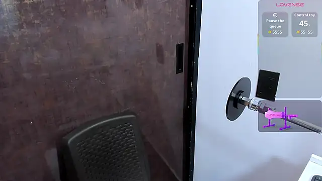 klhoe boobs online show from October 5, 2025, 3:38 am