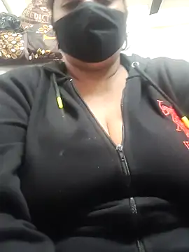 zeepe19 online show from January 5, 2026, 5:38 pm