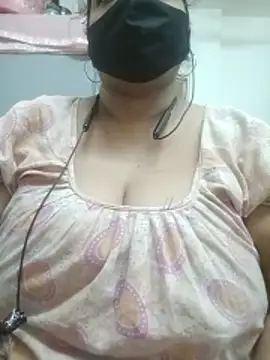 zeepe19 online show from April 12, 2026, 3:44 am