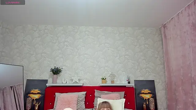 KattyPeachX online show from April 10, 2026, 1:11 am