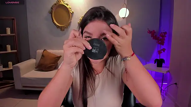 Snapshot of ValeriaRoldanX chatting on February 5, 2026, 11:48 am ValeriaRoldanX online show from February 5, 2026, 11:48 am