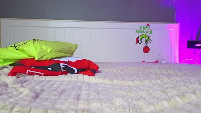 Snapshot of Your_Auggie chatting on December 21, 2024, 1:32 pm Your Auggie online show from December 21, 2024, 1:32 pm