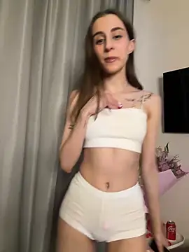 HellPeach online show from February 3, 2025, 6:39 pm