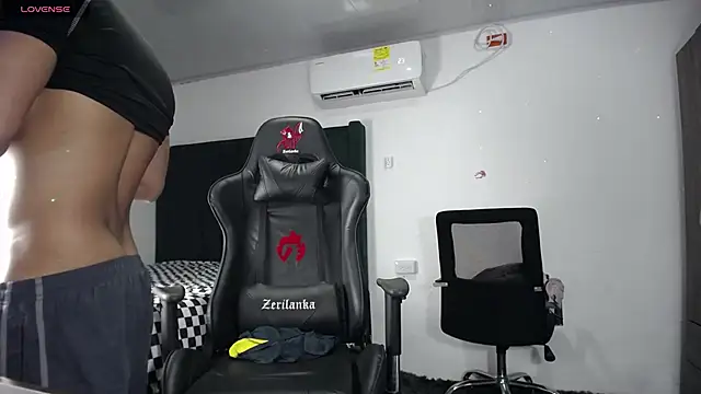 Snapshot of man_dur07 chatting on December 7, 2024, 12:52 am man dur07 online show from December 7, 2024, 12:52 am