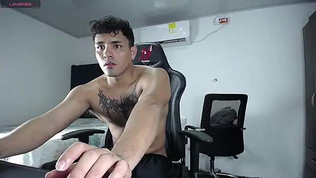 Snapshot of man_dur07 chatting on December 24, 2024, 9:55 pm man dur07 online show from December 24, 2024, 9:55 pm