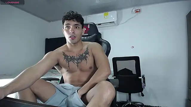 Snapshot of man_dur07 chatting on December 30, 2024, 12:11 am man dur07 online show from December 30, 2024, 12:11 am