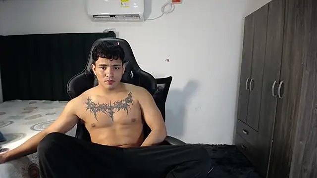 Snapshot of man_dur07 chatting on January 19, 2025, 9:23 pm man dur07 online show from January 19, 2025, 9:23 pm