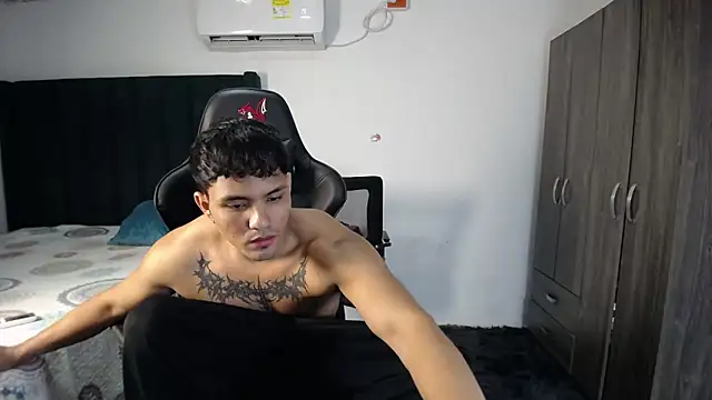 Snapshot of man_dur07 chatting on January 23, 2025, 11:15 pm man dur07 online show from January 23, 2025, 11:15 pm