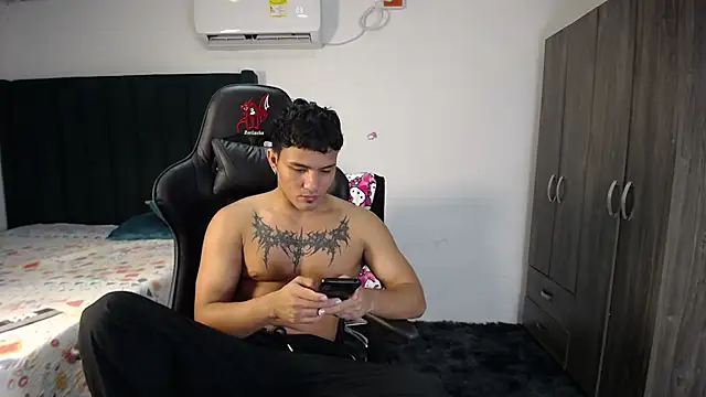 Snapshot of man_dur07 chatting on January 25, 2025, 8:42 pm man dur07 online show from January 25, 2025, 8:42 pm