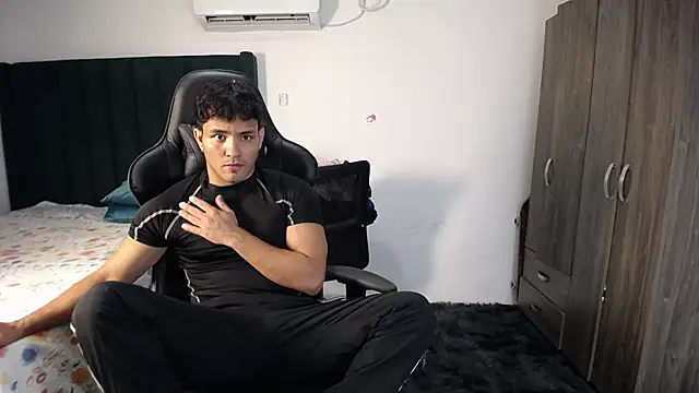 Snapshot of man_dur07 chatting on January 29, 2025, 8:46 pm man dur07 online show from January 29, 2025, 8:46 pm