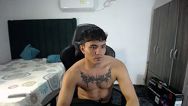 Snapshot of man_dur07 chatting on February 11, 2025, 3:18 am man dur07 online show from February 11, 2025, 3:18 am