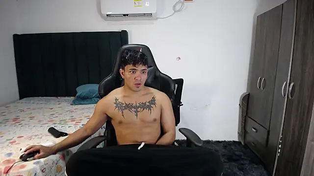 Snapshot of man_dur07 chatting on February 12, 2025, 5:26 pm man dur07 online show from February 12, 2025, 5:26 pm