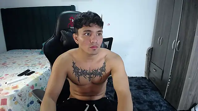 Snapshot of man_dur07 chatting on February 12, 2025, 11:30 pm man dur07 online show from February 12, 2025, 11:30 pm