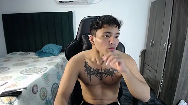 Snapshot of man_dur07 chatting on February 16, 2025, 8:55 pm man dur07 online show from February 16, 2025, 8:55 pm