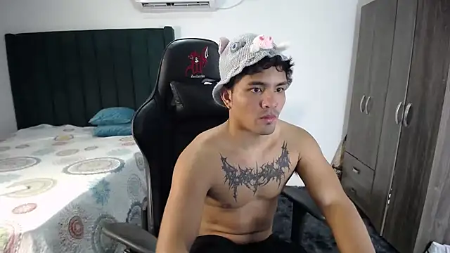 Snapshot of man_dur07 chatting on February 18, 2025, 5:10 pm man dur07 online show from February 18, 2025, 5:10 pm