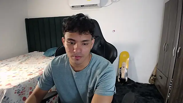 Snapshot of man_dur07 chatting on March 16, 2025, 7:27 pm man dur07 online show from March 16, 2025, 7:27 pm