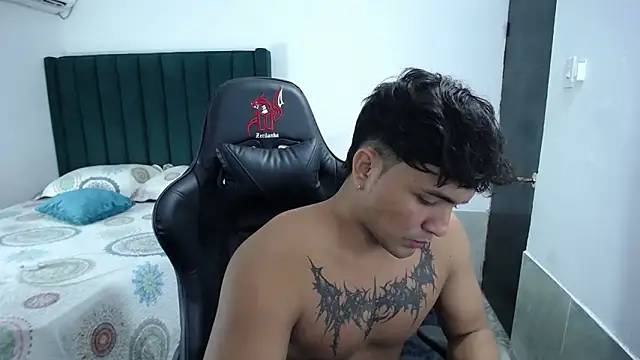 Snapshot of man_dur07 chatting on October 2, 2025, 8:38 pm man dur07 online show from October 2, 2025, 8:38 pm