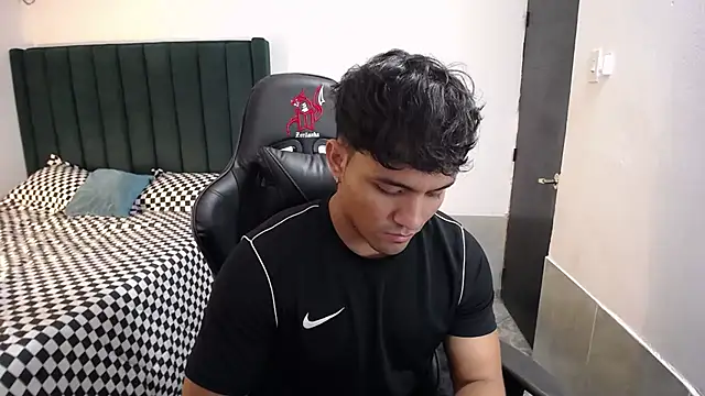 Snapshot of man_dur07 chatting on October 24, 2025, 7:54 pm man dur07 online show from October 24, 2025, 7:54 pm