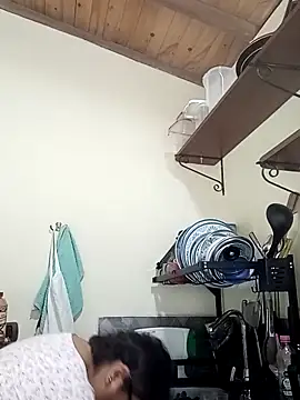 florecita69 online show from February 26, 2025, 4:03 pm