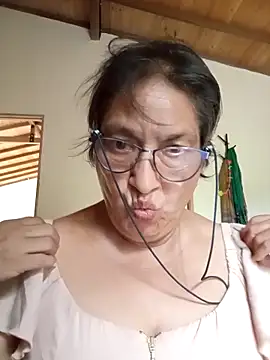 florecita69 online show from October 12, 2025, 8:30 pm