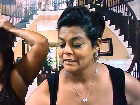 indianCherryPie online show from October 13, 2025, 6:41 pm