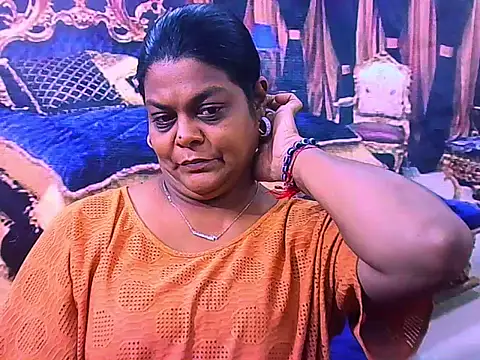 indianCherryPie online show from February 25, 2026, 5:17 am