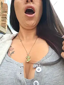 Snapshot of VALERY-03_ chatting on February 3, 2026, 12:10 pm VALERY-03 online show from February 3, 2026, 12:10 pm