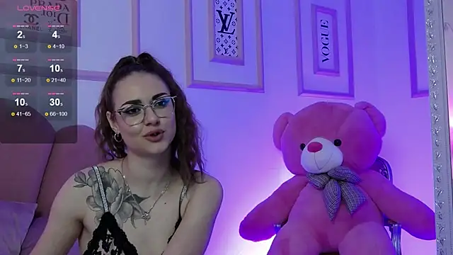 Snapshot of Abby__White chatting on January 25, 2025, 8:42 pm Abby White online show from January 25, 2025, 8:42 pm