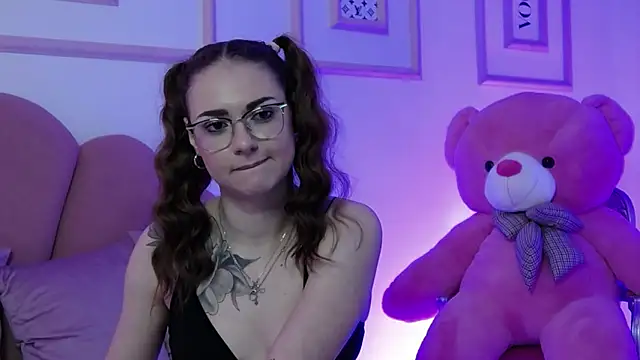 Snapshot of Abby__White chatting on January 27, 2025, 8:49 pm Abby White online show from January 27, 2025, 8:49 pm