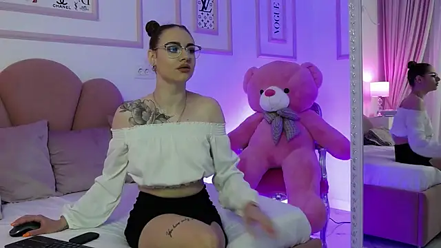 Snapshot of Abby__White chatting on January 28, 2025, 5:03 pm Abby White online show from January 28, 2025, 5:03 pm