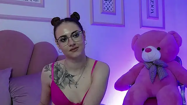 Snapshot of Abby__White chatting on January 28, 2025, 11:17 pm Abby White online show from January 28, 2025, 11:17 pm