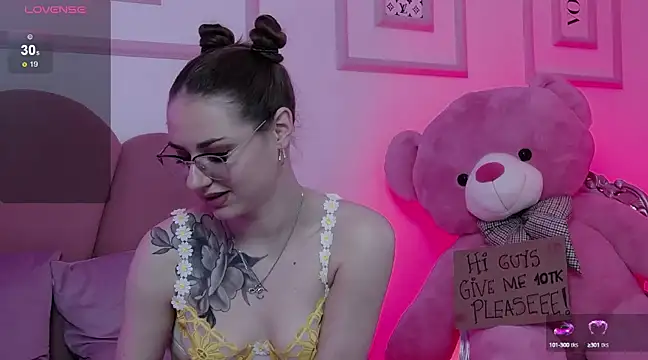 Snapshot of Abby__White chatting on March 11, 2025, 9:15 pm Abby White online show from March 11, 2025, 9:15 pm