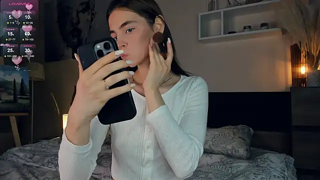 MaryJacksoon online show from March 3, 2025, 7:43 am