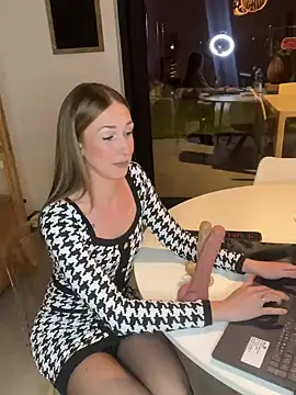 Snapshot of lola_tentatiion chatting on March 10, 2025, 8:34 pm lola tentatiion online show from March 10, 2025, 8:34 pm