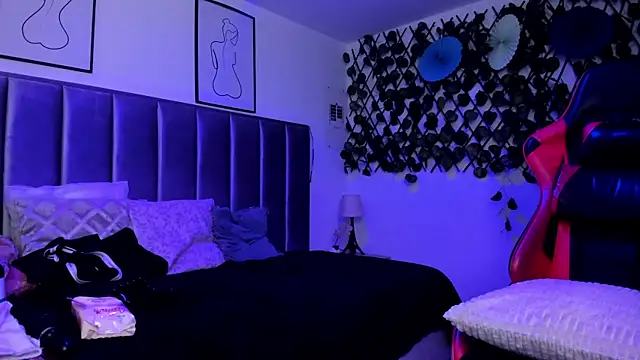 Kitty Gang online show from March 11, 2026, 1:55 am