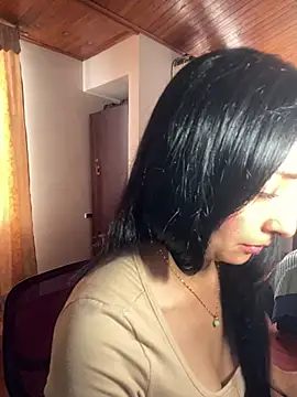 yaralyminjo2 online show from February 6, 2025, 9:06 pm