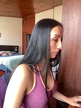 yaralyminjo2 online show from March 19, 2025, 2:13 pm