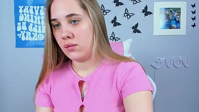 Snapshot of MiaMilas chatting on February 5, 2025, 9:04 am MiaMilas online show from February 5, 2025, 9:04 am