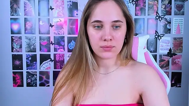 Snapshot of MiaMilas chatting on March 3, 2025, 5:31 am MiaMilas online show from March 3, 2025, 5:31 am