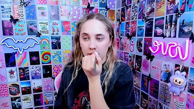 Snapshot of MiaMilas chatting on February 26, 2026, 1:54 pm MiaMilas online show from February 26, 2026, 1:54 pm