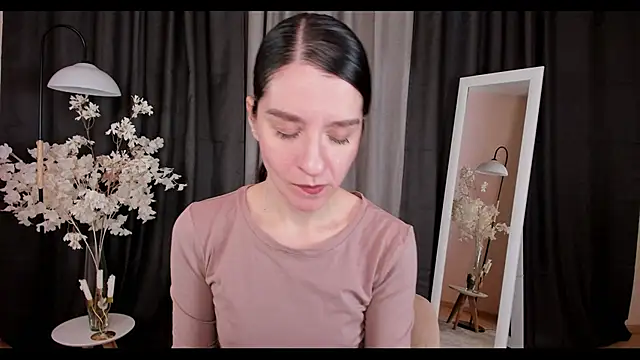helentasty online show from February 3, 2025, 3:42 am