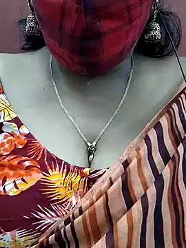 Snapshot of mallu-sumi chatting on February 12, 2025, 10:15 pm mallu-sumi online show from February 12, 2025, 10:15 pm