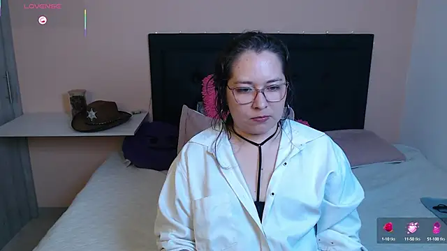 Snapshot of May_Carlier chatting on October 21, 2025, 3:07 am May Carlier online show from October 21, 2025, 3:07 am