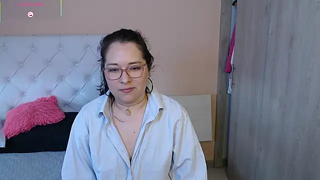 May Carlier online show from January 18, 2026, 9:29 pm