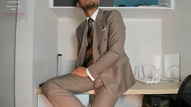 pablo-rincon95 online show from April 27, 2026, 9:02 pm