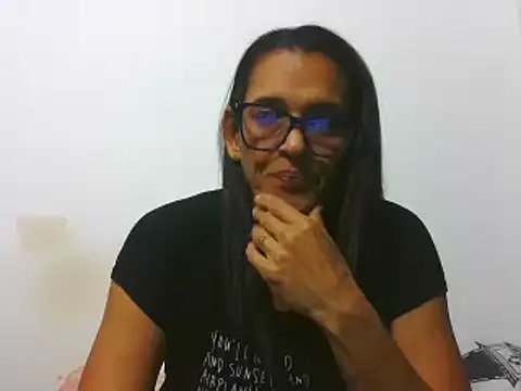 Snapshot of latinbrunettet chatting on February 15, 2025, 9:26 pm latinbrunettet online show from February 15, 2025, 9:26 pm